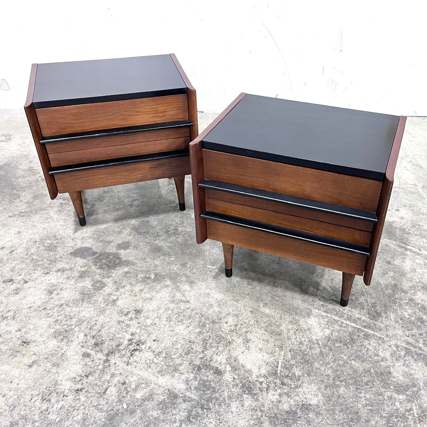 American of Martinsville Mid Century Modern Nightstands Pair Circa 1960’s