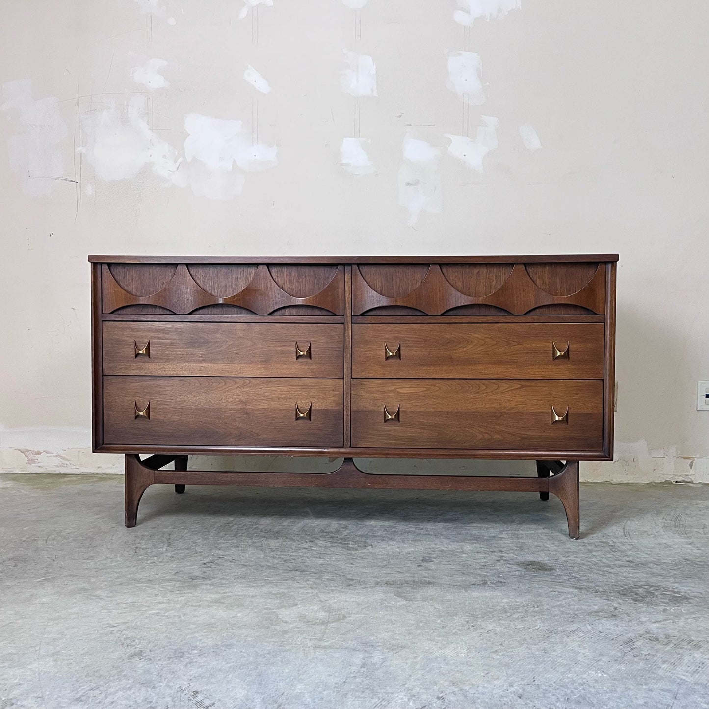 Brasilia by Broyhill Premier Sculptural 6 Drawer Dresser Circa 1960’s