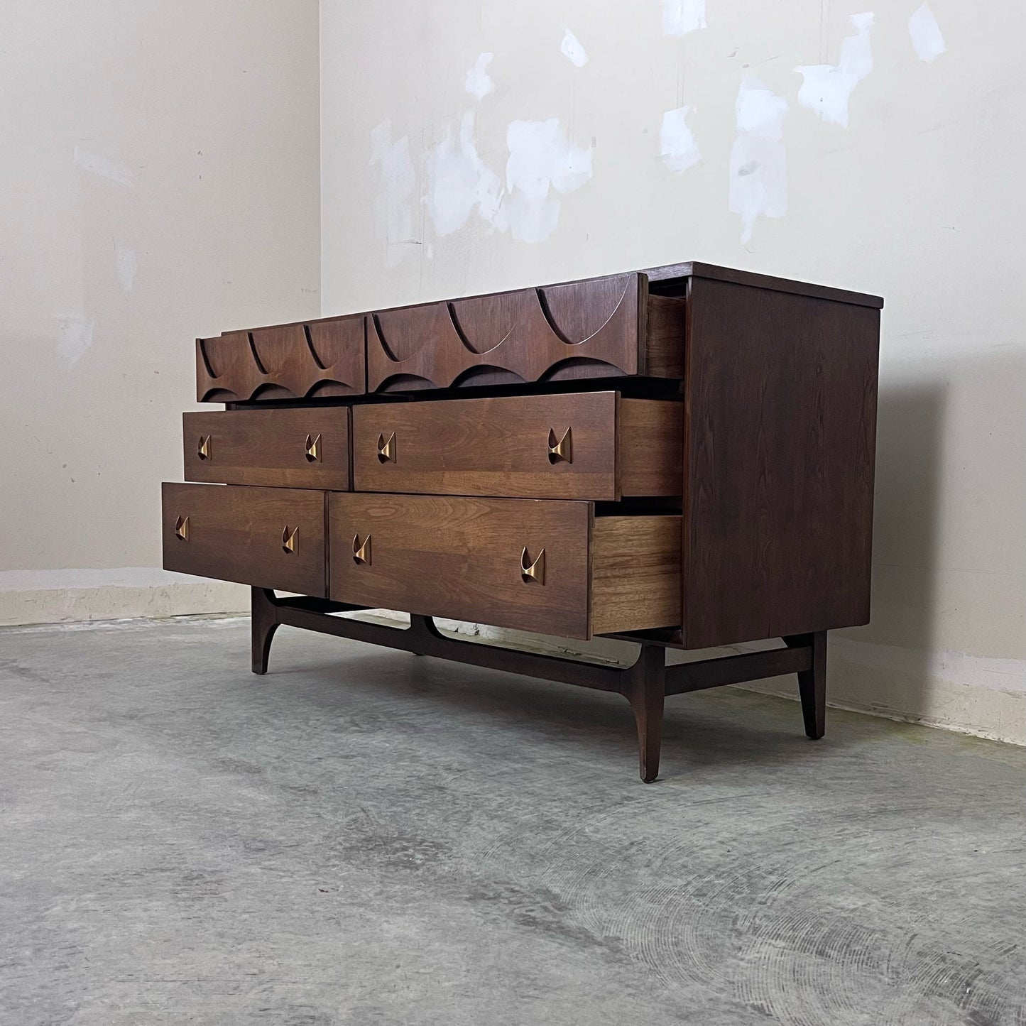 Brasilia by Broyhill Premier Sculptural 6 Drawer Dresser Circa 1960’s