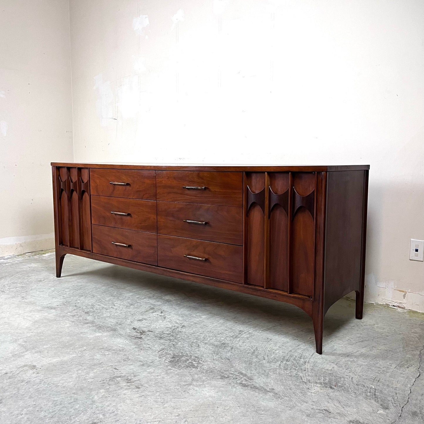 Kent Coffey “Perspecta” Mid-Century Modern Walnut Quad 12 Drawer Dresser c. 1960s