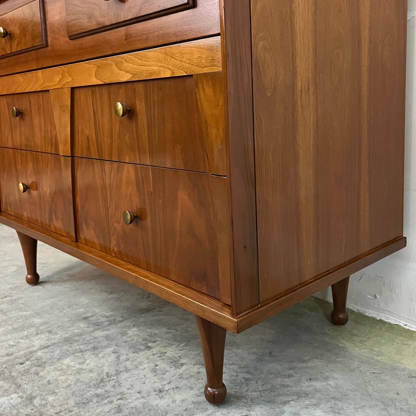 Vintage Mid Century Modern Tallboy 5 Drawer Tall Dresser c. 1960s