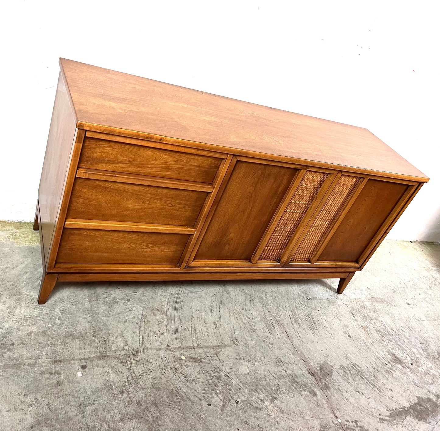 Lane Rythym Style Vintage Mid Century Modern Lowboy 9 Drawer Dresser c. 1960s