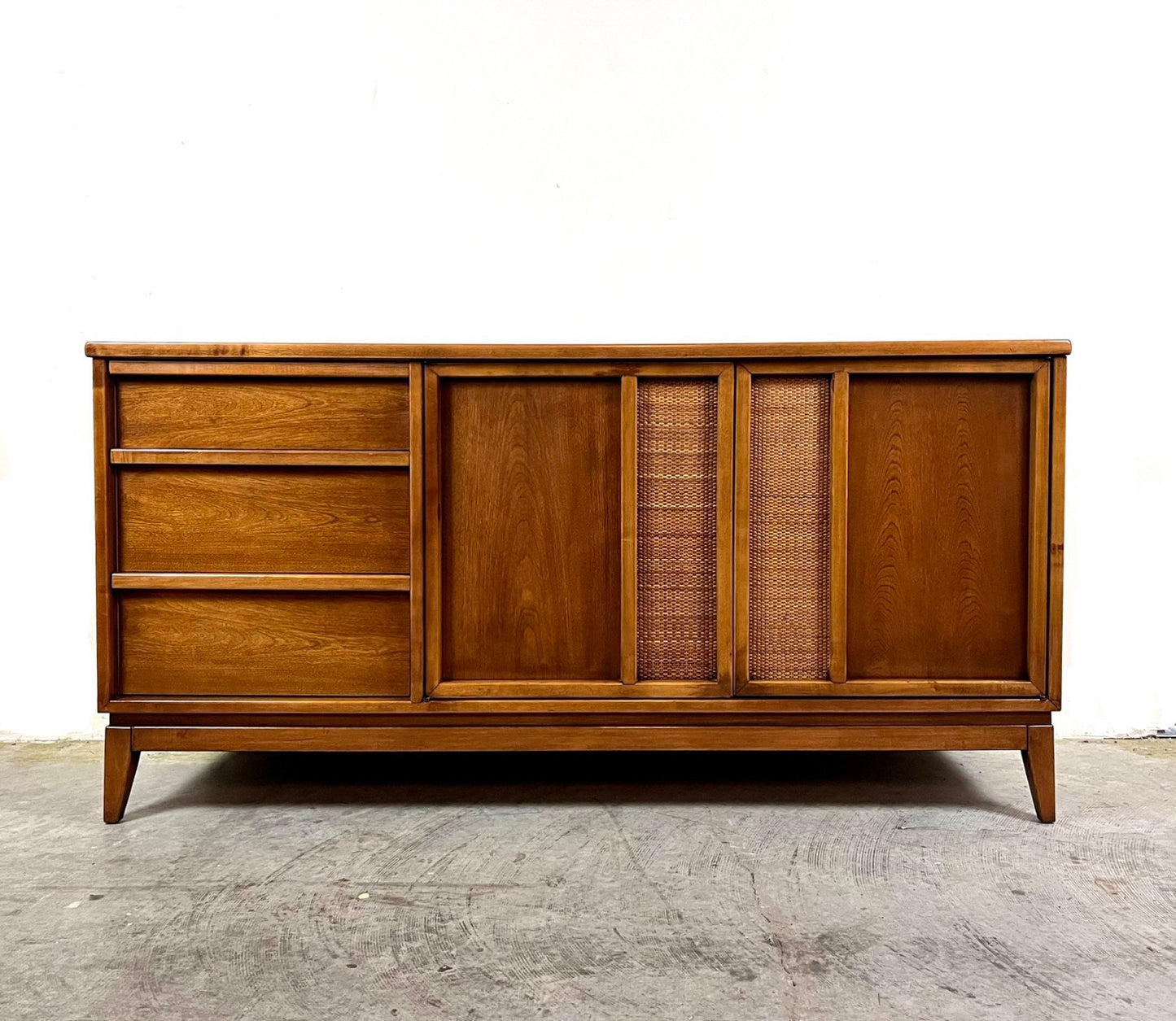 Lane Rythym Style Vintage Mid Century Modern Lowboy 9 Drawer Dresser c. 1960s