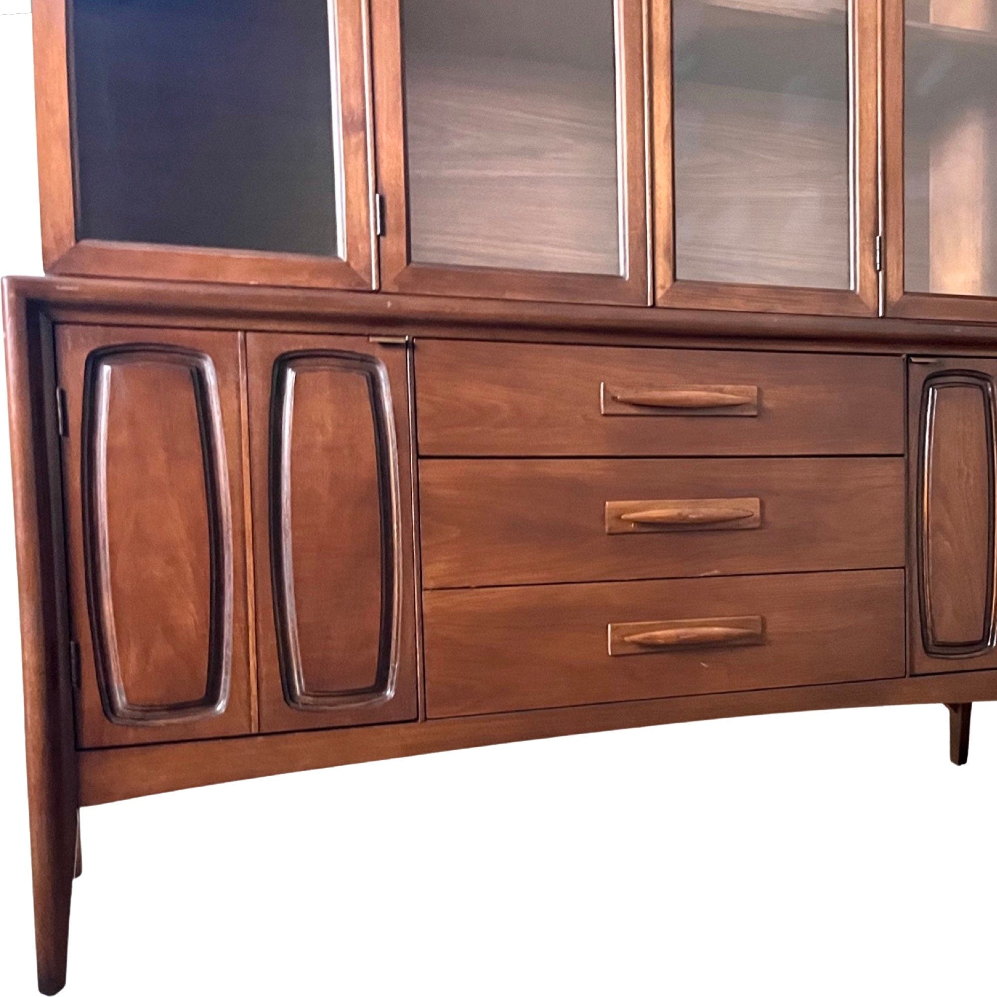 Broyhill emphasis online credenza