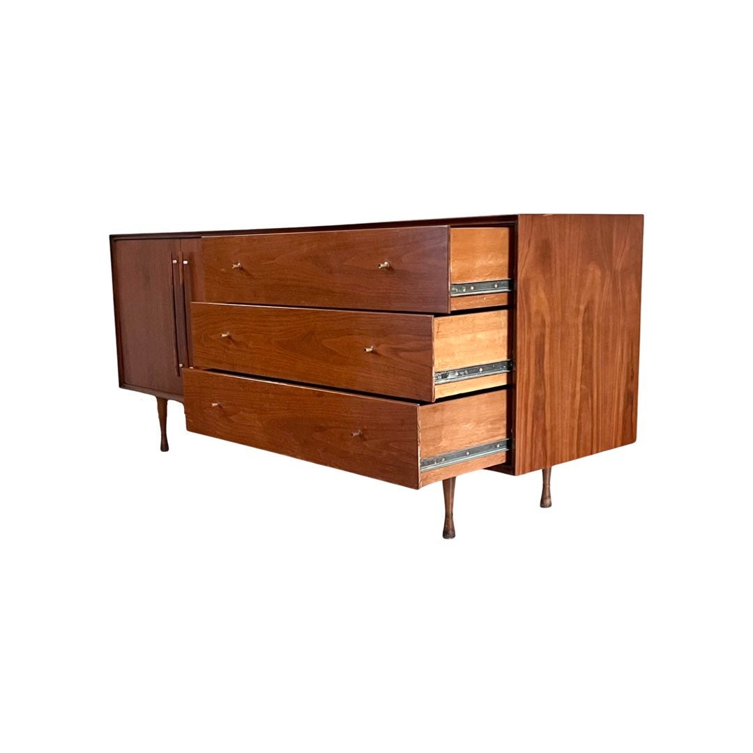 Danish Style Vintage Mid Century Modern 6 Drawer Lowboy Dresser c. 1960s