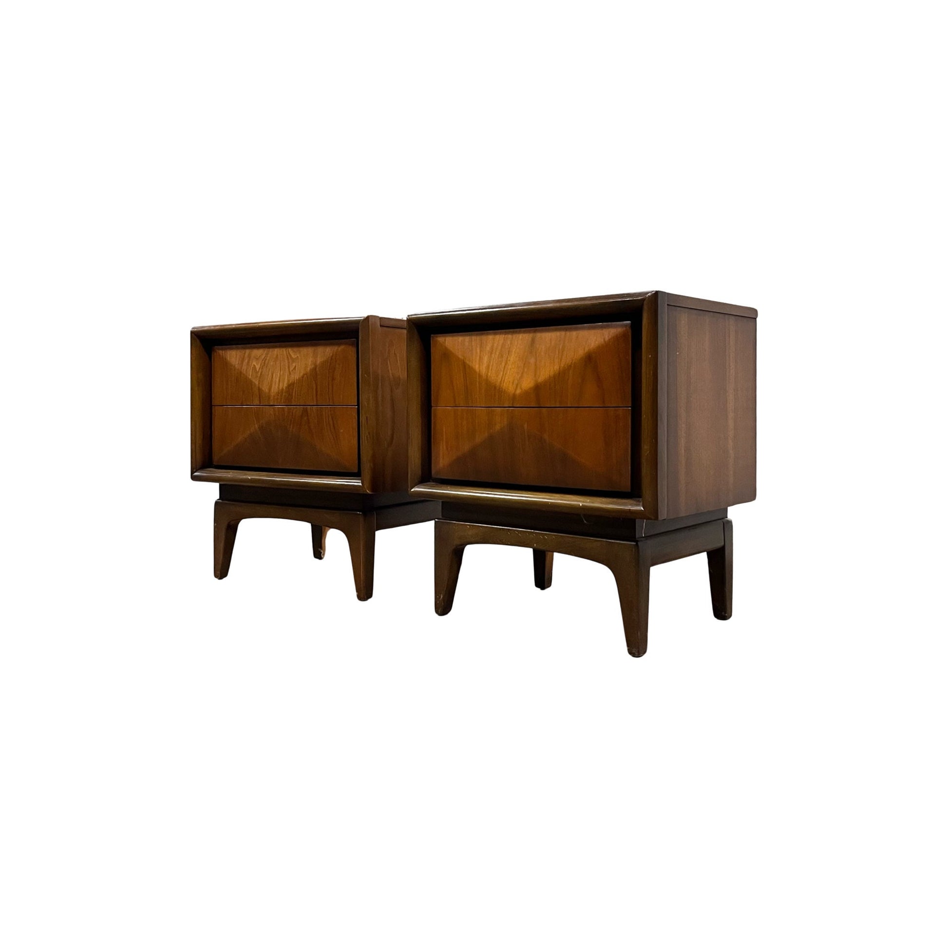 Thick Diamond-Shaped Wood Facades on Drawers - United Furniture Vintage Mid Century Modern Nightstands