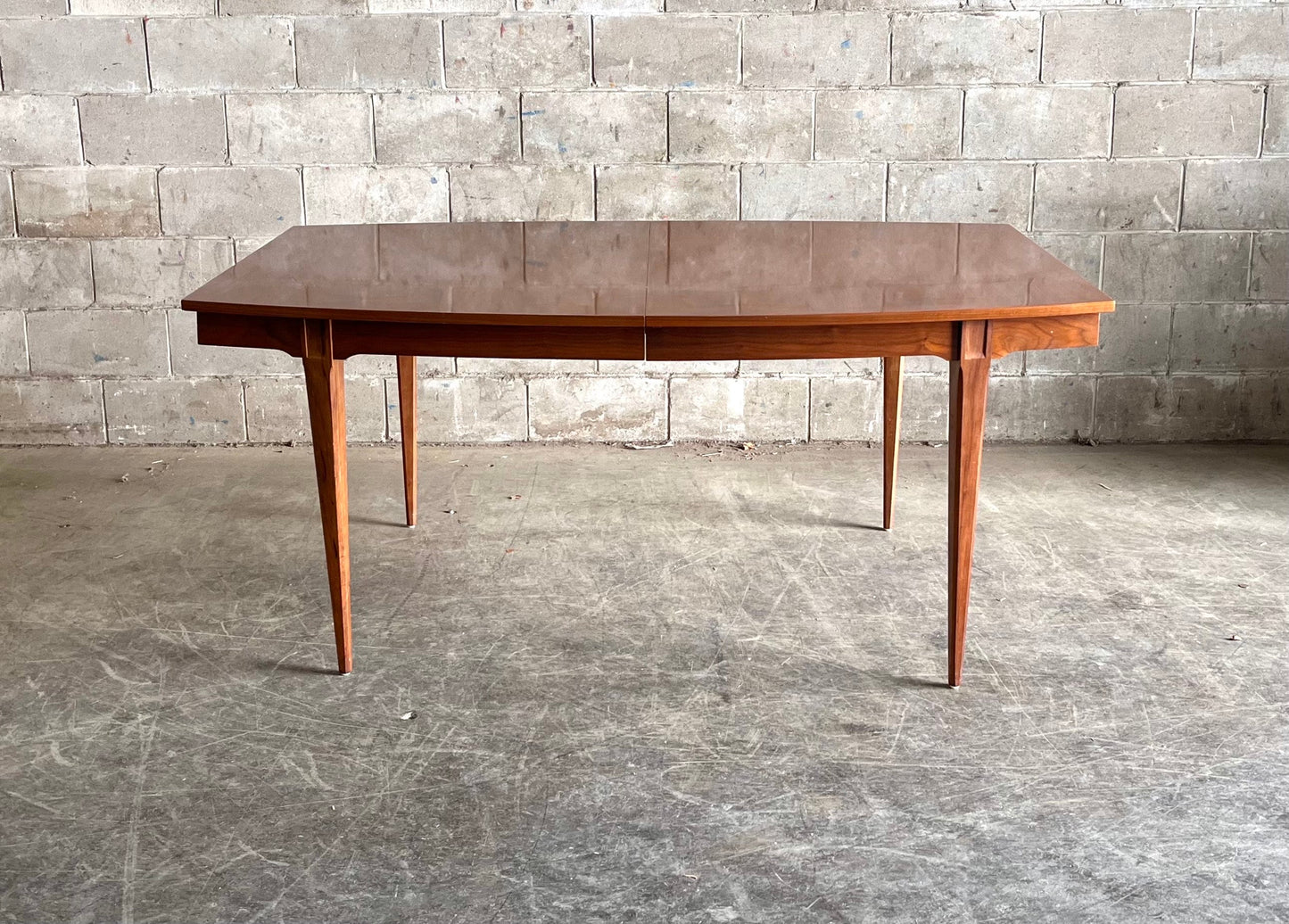 Young Manufacturing Mid Century Modern Dining Table - Front View